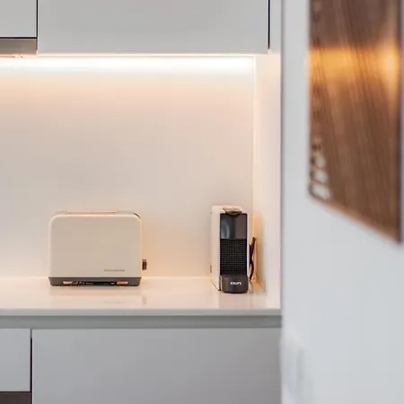Iconic White Loft - Avenida Авейру