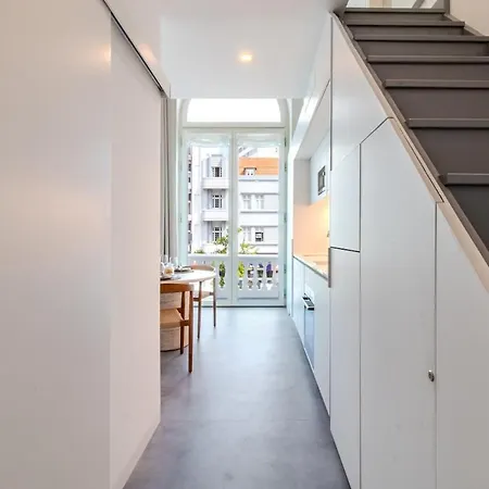 Iconic White Loft - Avenida Апартаменты