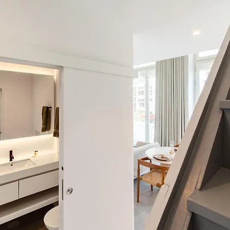 Iconic White Loft - Avenida Апартаменты