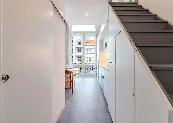 Iconic White Loft - Avenida Apartment