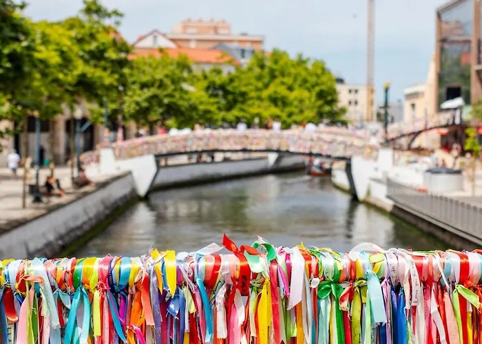 Iconic White Loft - Avenida Apartment *