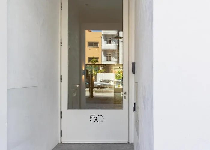 Iconic White Loft - Avenida Apartment *